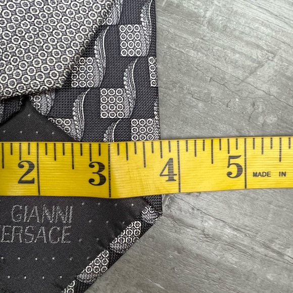 Gianni Versace Grey, Silver & White Medusa Head Pattern Tie - Picture 4 of 5
